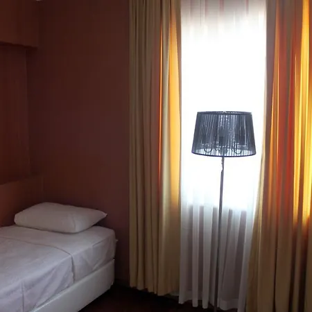 Rena Hotel 3*