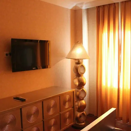 Rena Hotel 3*